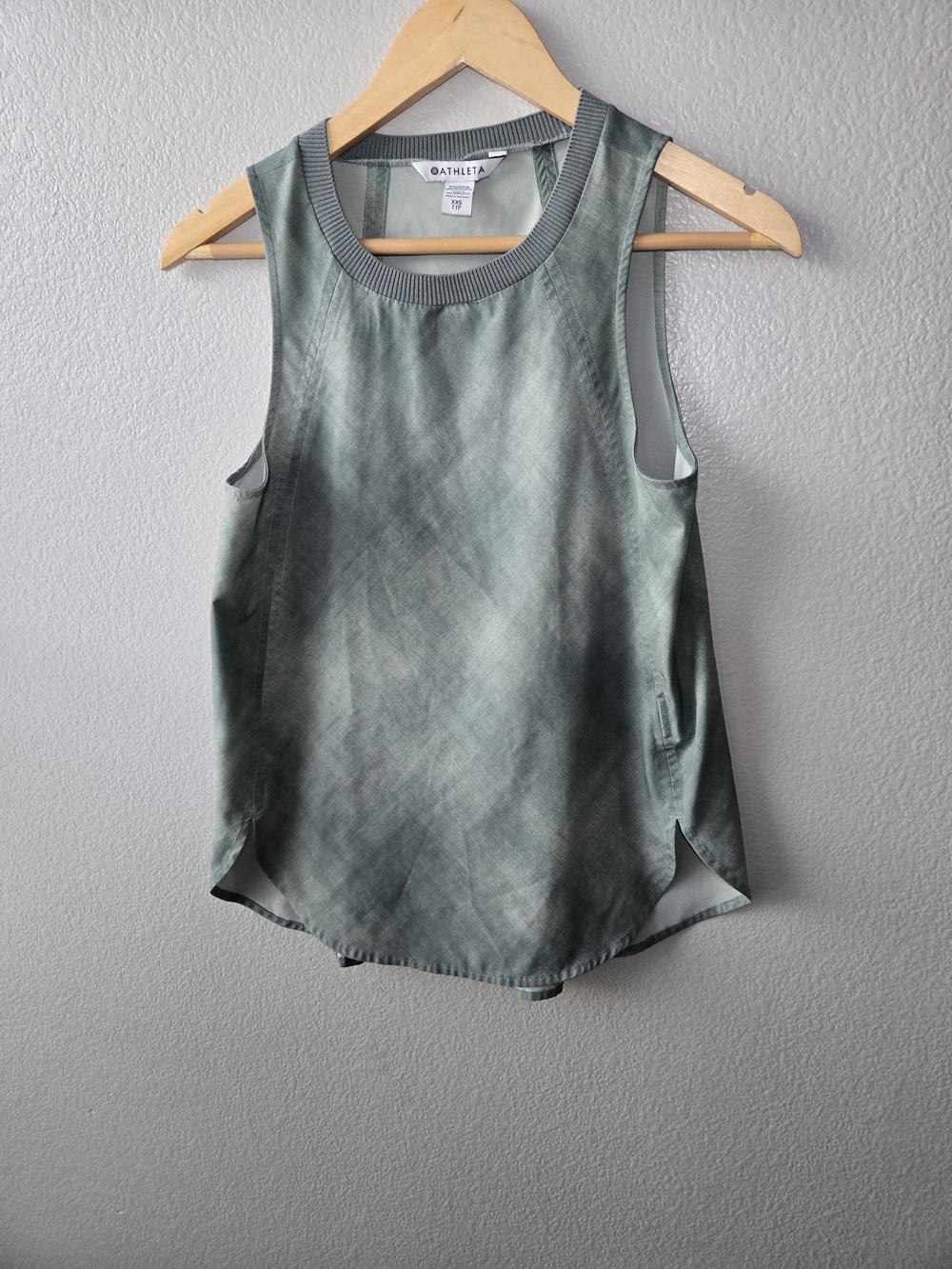 Athleta Sage Green Washed Tie-Dye Athletic Tank